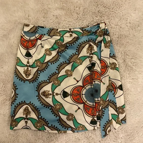 EUC Tommy Hilfiger Scarf Wrap Skirt - Picture 4 of 6